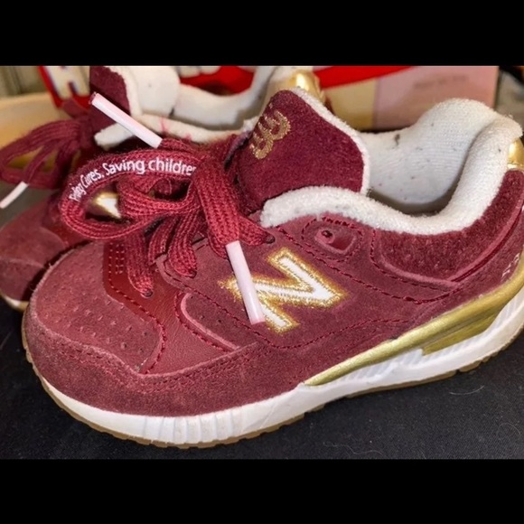 Kids 7 New Balance 530 DTLR St. Jude - Picture 2 of 8